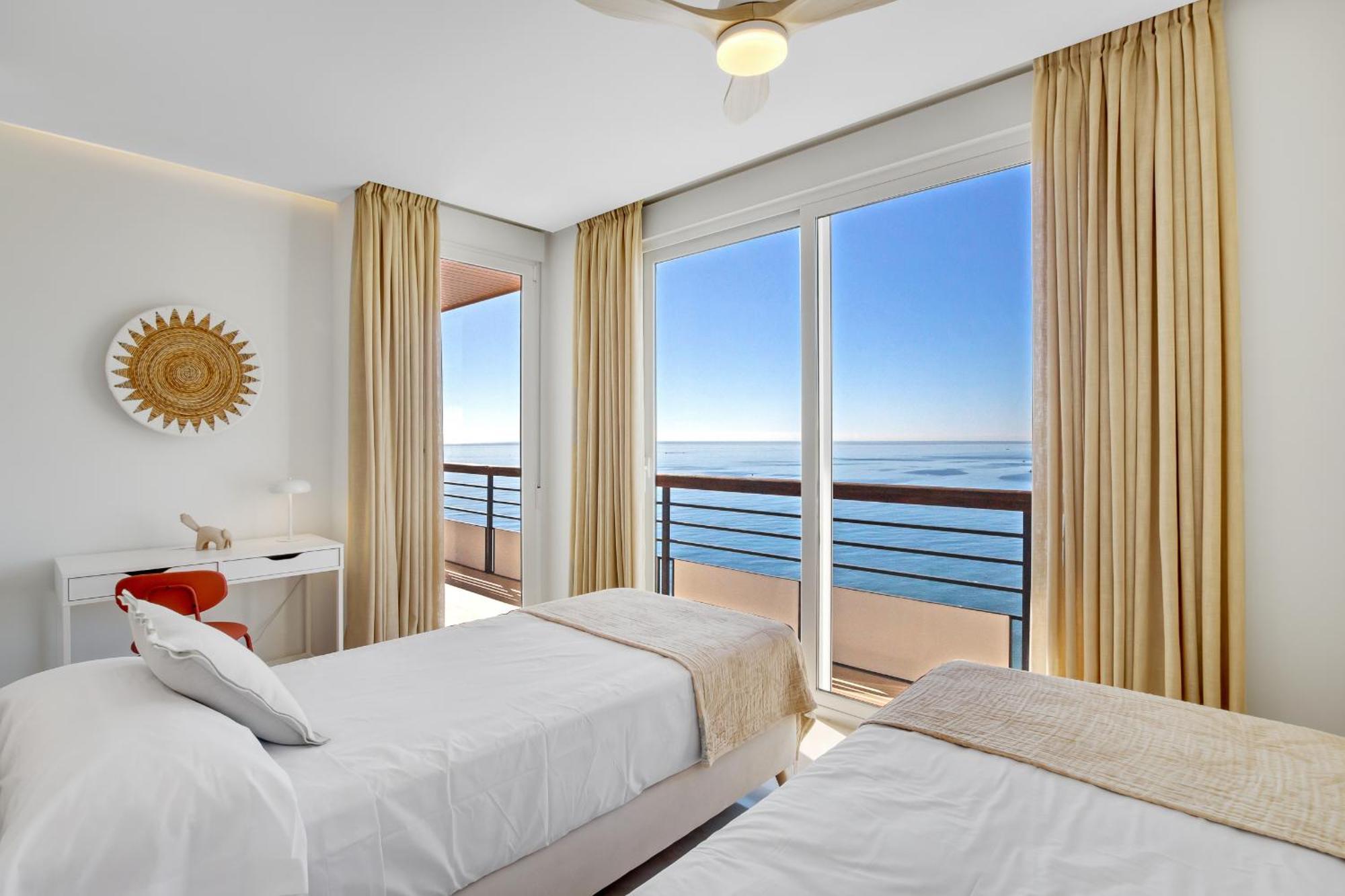 Santa Clara Modern & Exclusive Seafront Apartment Torremolinos Extérieur photo