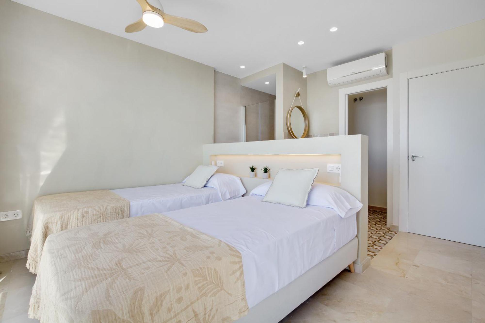 Santa Clara Modern & Exclusive Seafront Apartment Torremolinos Extérieur photo