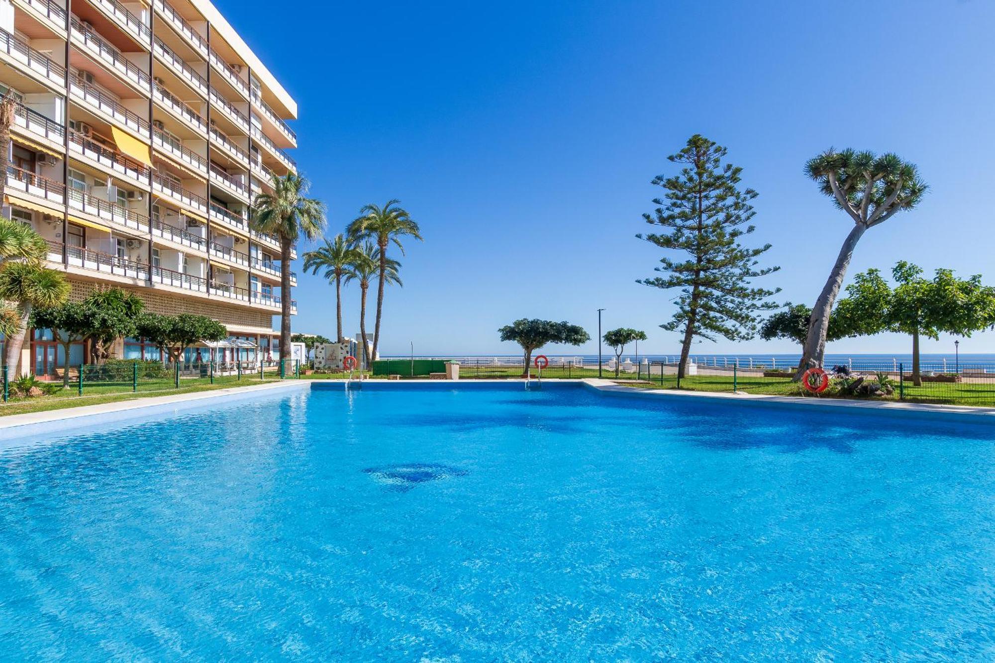 Santa Clara Modern & Exclusive Seafront Apartment Torremolinos Extérieur photo