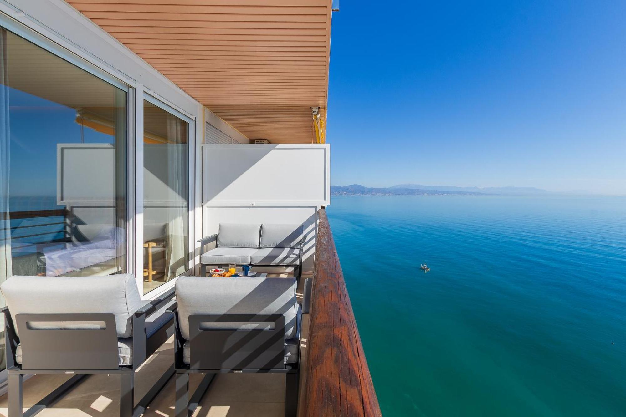 Santa Clara Modern & Exclusive Seafront Apartment Torremolinos Extérieur photo