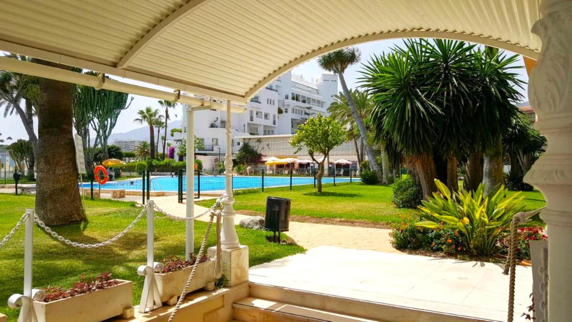 Santa Clara Modern & Exclusive Seafront Apartment Torremolinos Extérieur photo