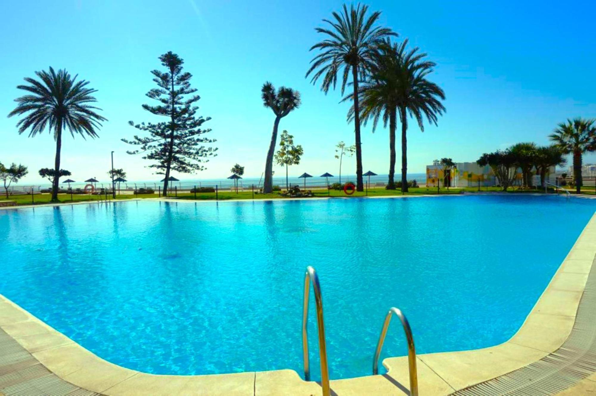 Santa Clara Modern & Exclusive Seafront Apartment Torremolinos Extérieur photo
