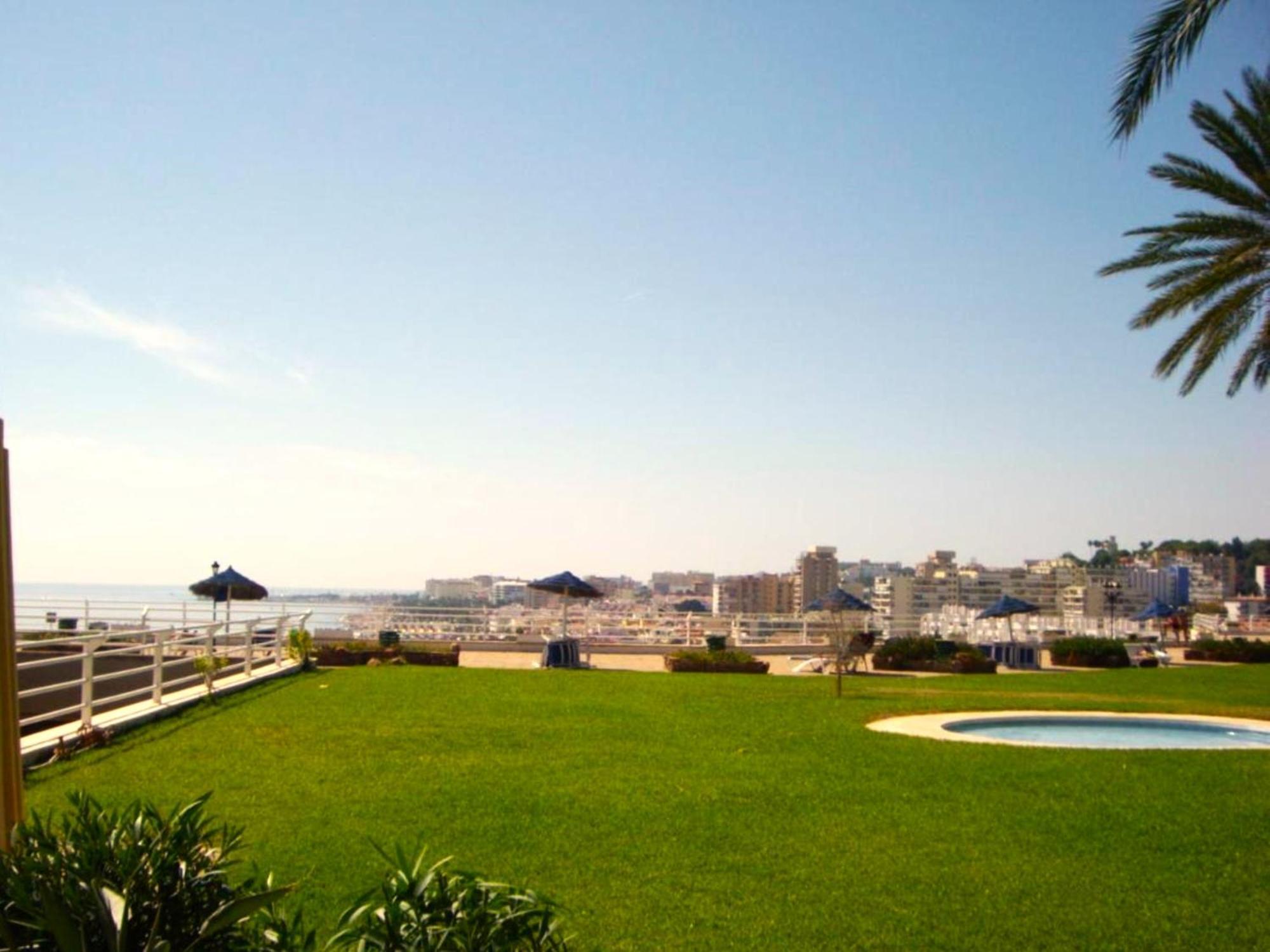 Santa Clara Modern & Exclusive Seafront Apartment Torremolinos Extérieur photo