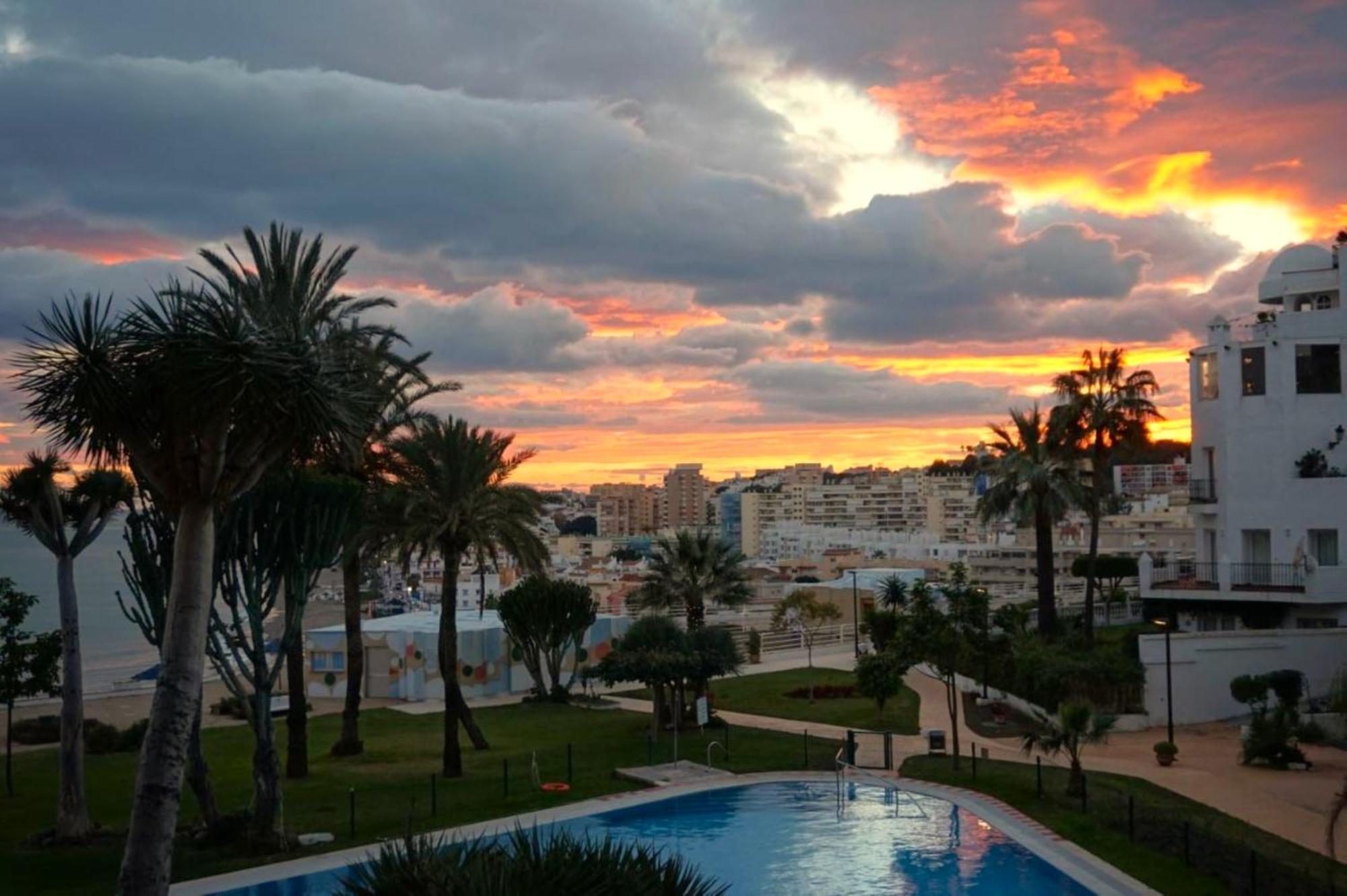 Santa Clara Modern & Exclusive Seafront Apartment Torremolinos Extérieur photo