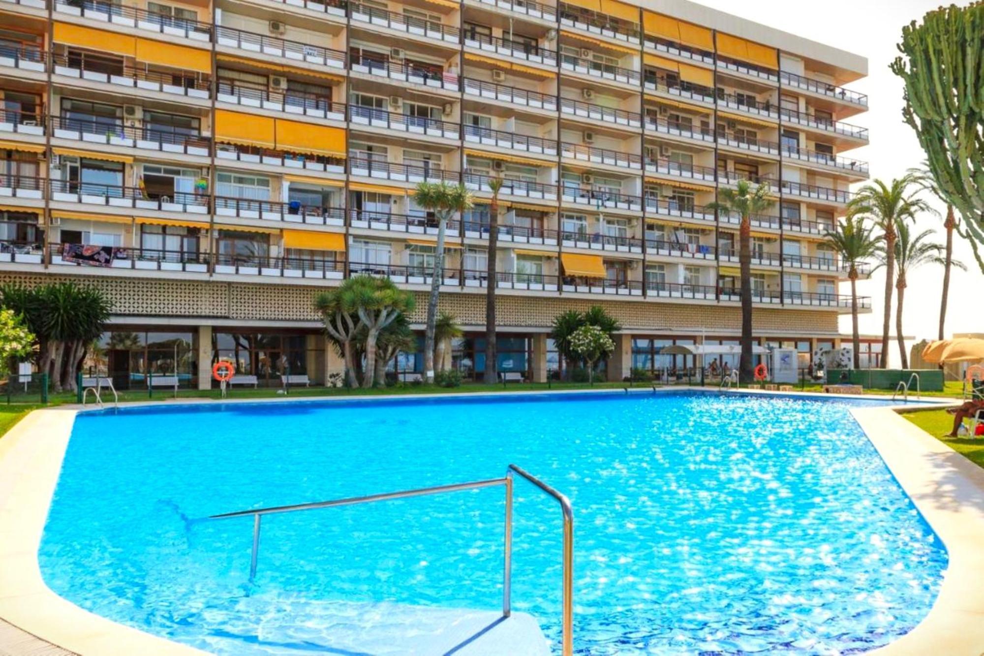 Santa Clara Modern & Exclusive Seafront Apartment Torremolinos Extérieur photo